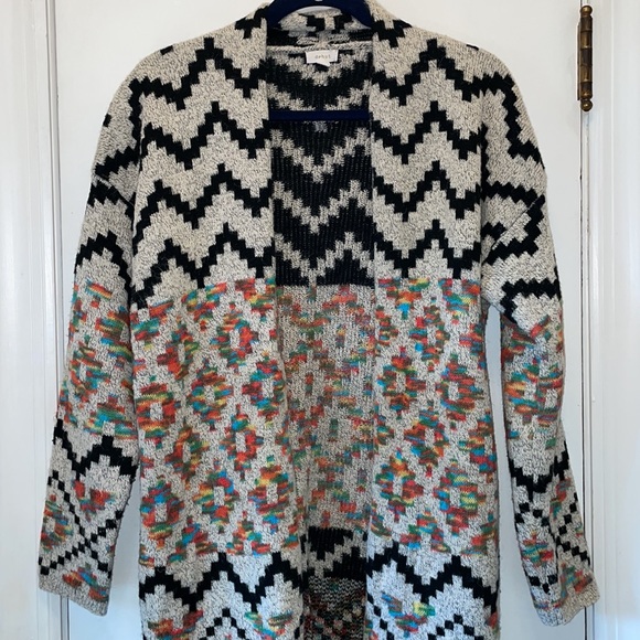 Sweater Medium GUC - Picture 2 of 10